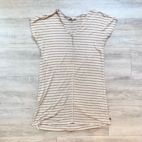 monk & lou t-shirt dress - Picture 2 of 8